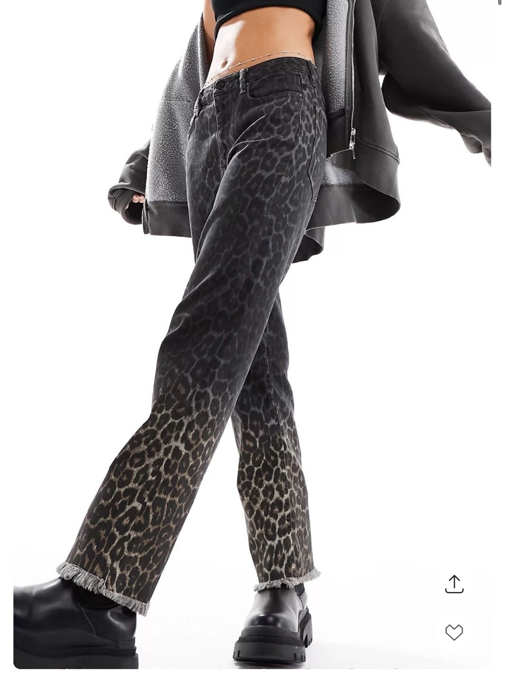 AllSaints 🔥Rali straight leg jeans in leopard print.